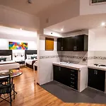 El Polo Apart Hotel & Suites